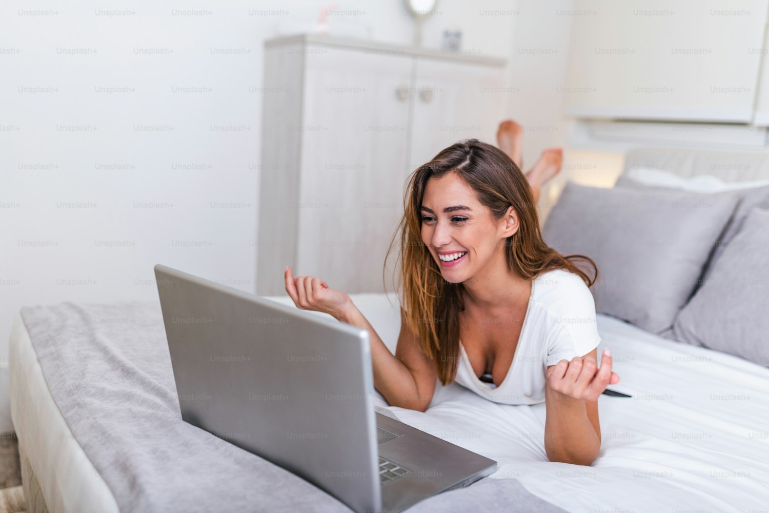How Do Compliments Work on Bumble: Your Guide to Early Engagement