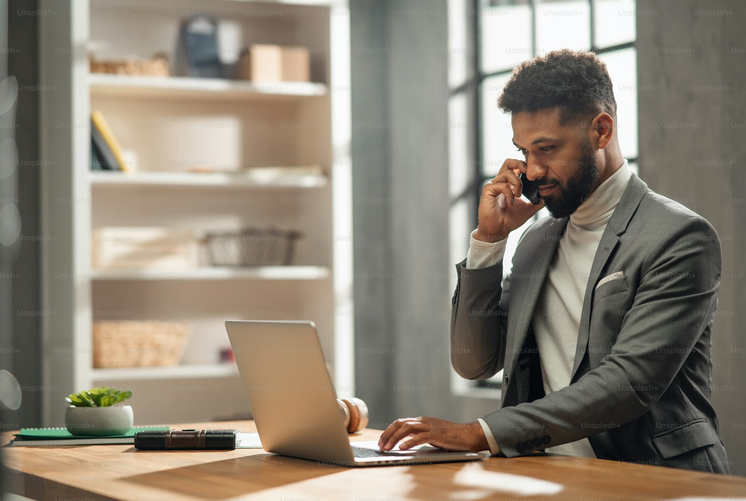 Hinge Texting Guide: Master the Art of Meaningful Online Conversations in 2024