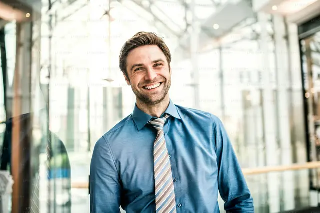 Best Hinge Photos for Men: Examples & First-Photo Tips