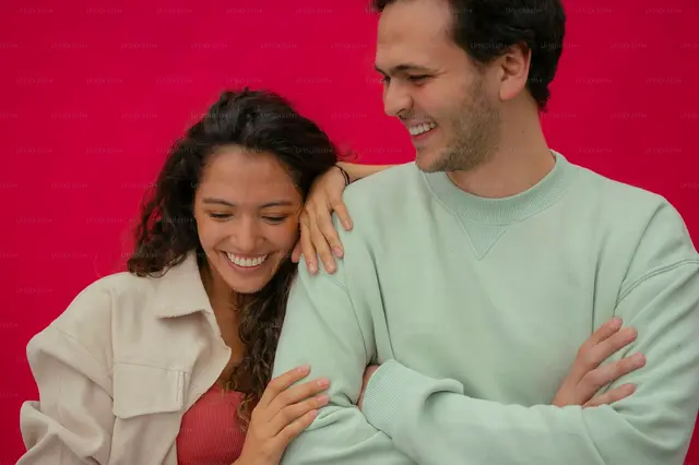 Funny Hinge Prompts to Make Your Profile Stand Out and Get More Matches