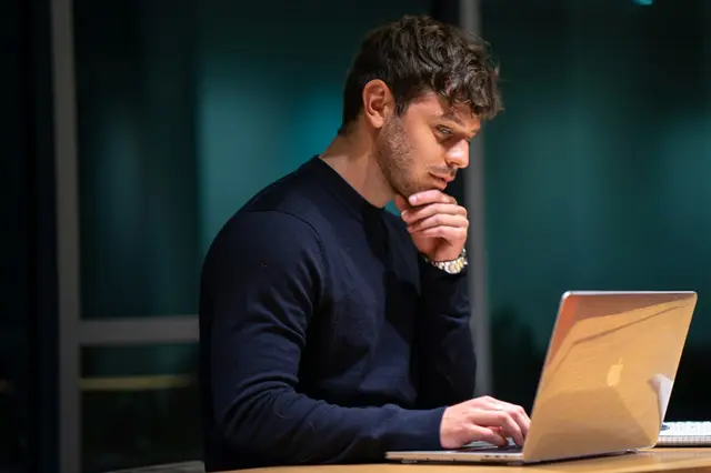 Professional Tinder Photos: Your 2024 Guide to Boosting Matches
