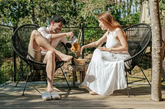 Bumble Texting Guide: Master the Art of Online Dating Conversations in 2024